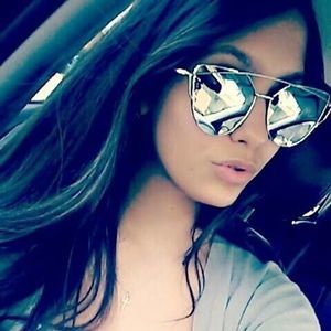 Meet your Posher, Melisa